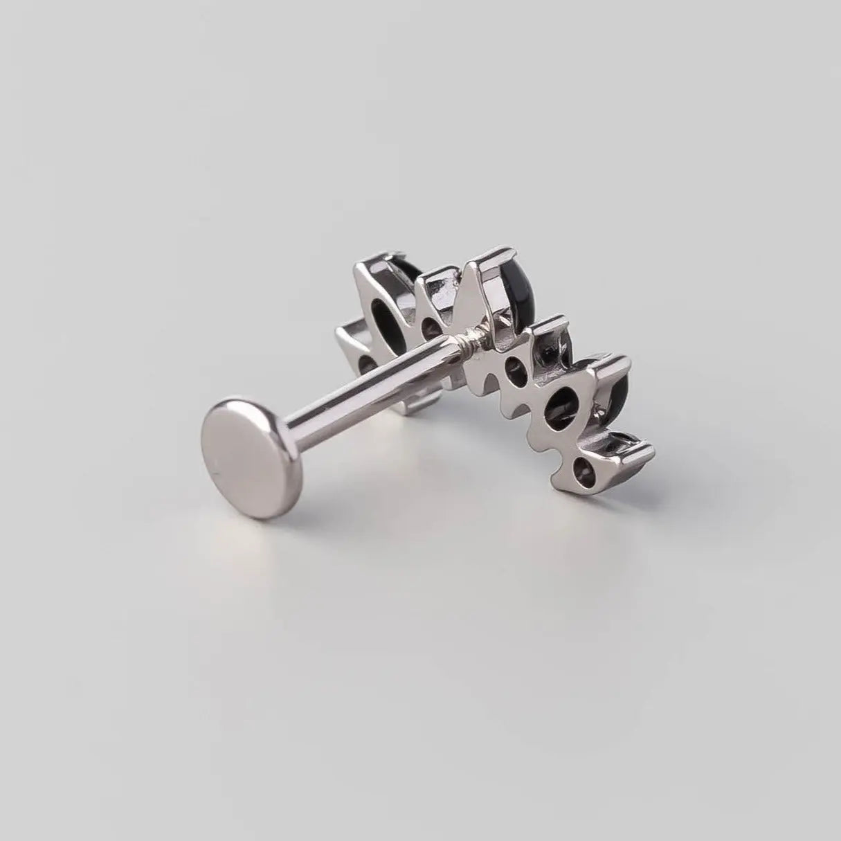 Seven Stone Labret in Black Onyx - Titanium - Camden Body Jewellery