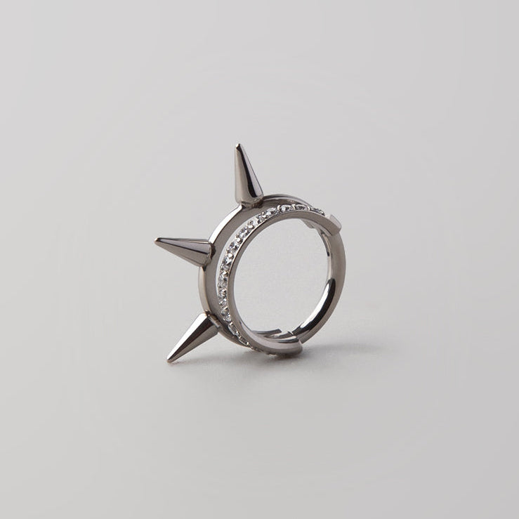 Cercle à segments à trois pointes en or - Titane