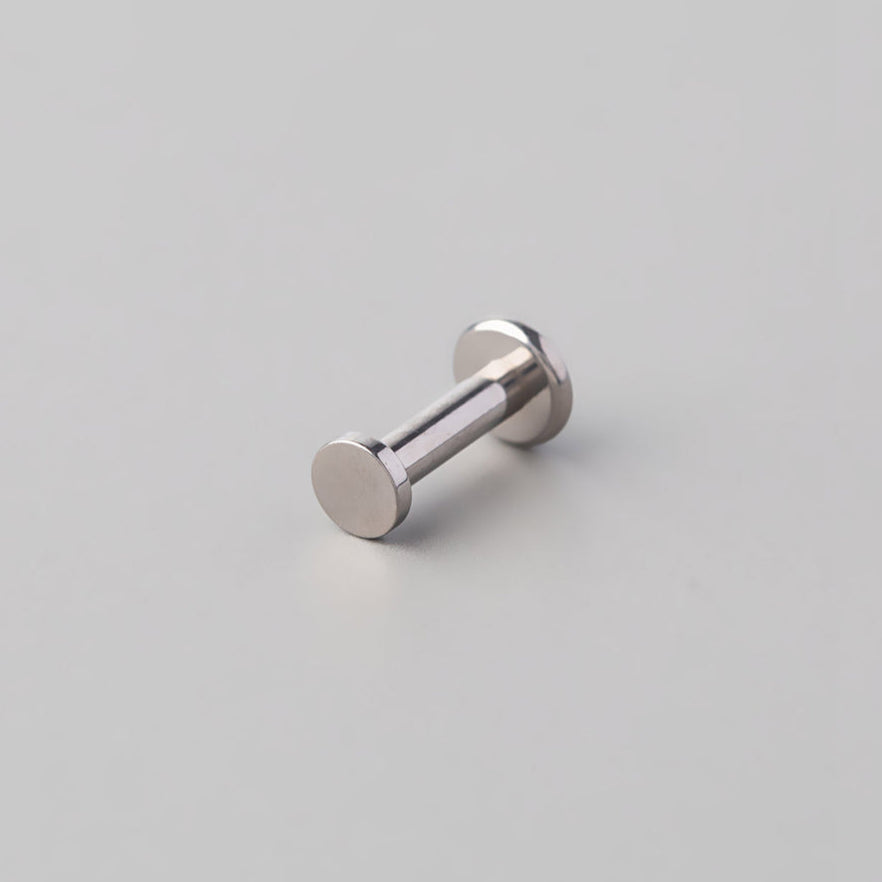 Dish Threadless Labret in Silver - Titanium