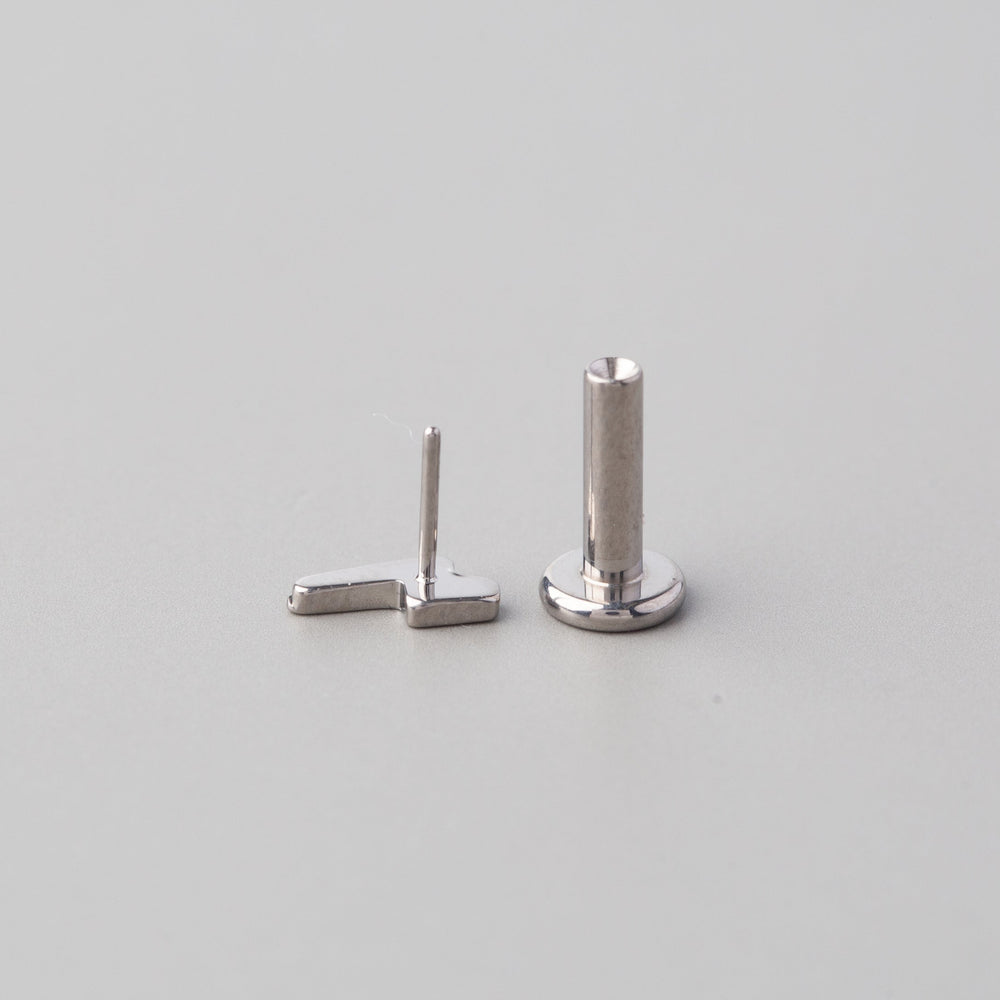 Threadless Thunder Labret In Silver - Titanium