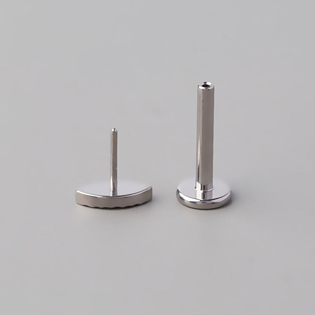 Oval Bump Cut Threadless Labret in Silver - Titanium - Camden Body Jewellery