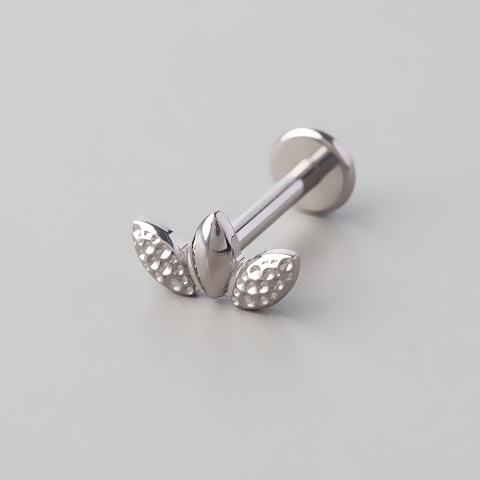 Hammering 3 Leaf Middle Clear Labret in Silver - Titanium