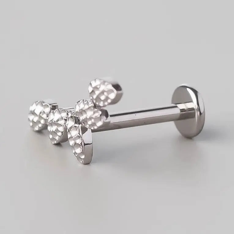 Bumped Cut 5 Leaves Flat Back Labret - Titanium